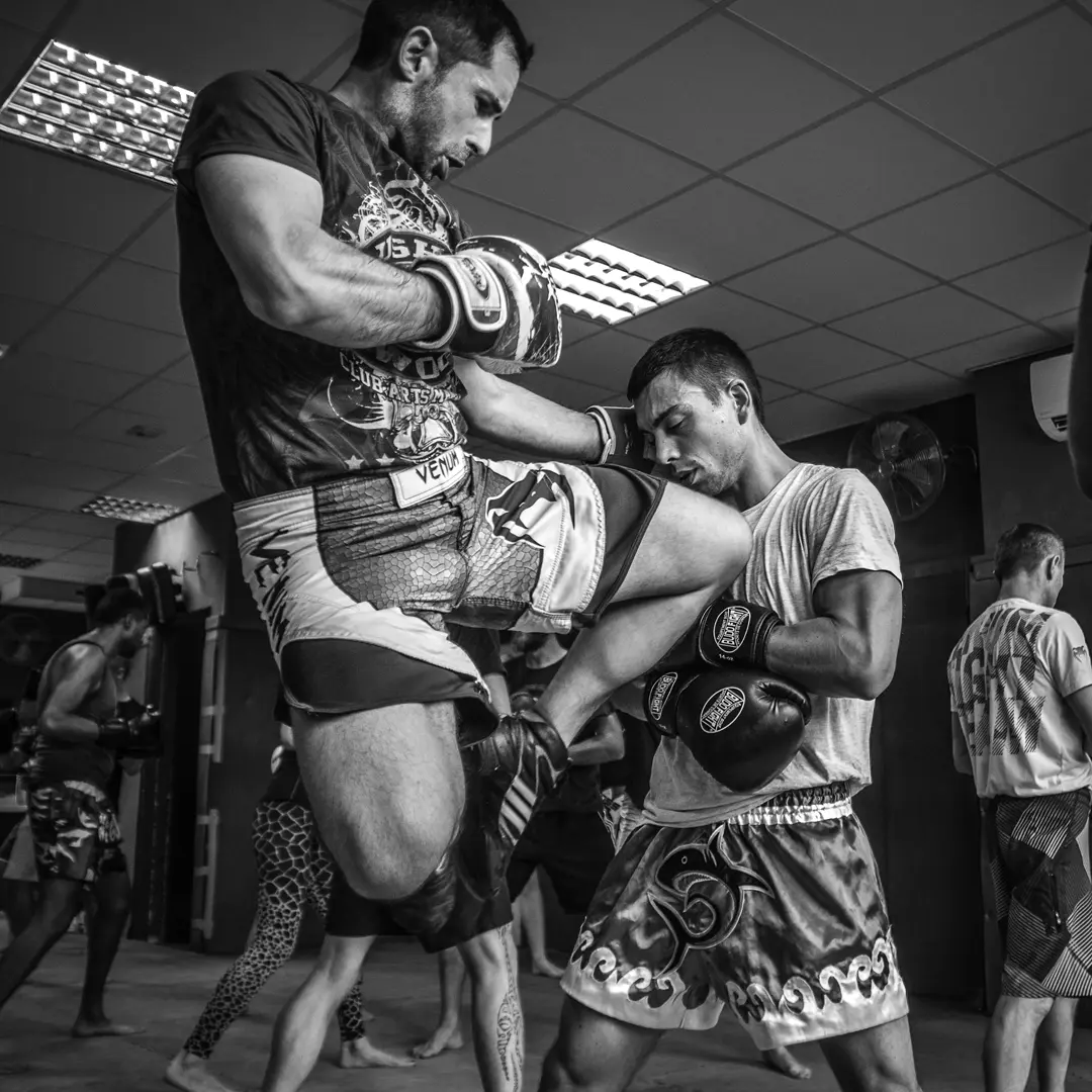 Genou sauté en sports de combat au Fushan
